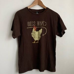 Preowned Men’s Size Medium Brown Guess What Chicken T-Shirt